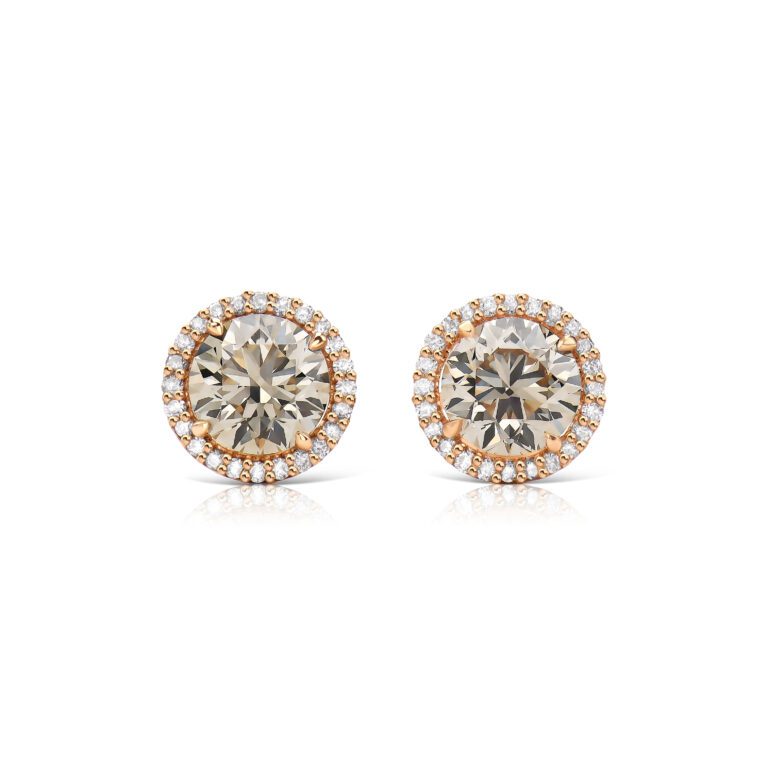 Diamond stud earrings with a total weight of 2.58 ct