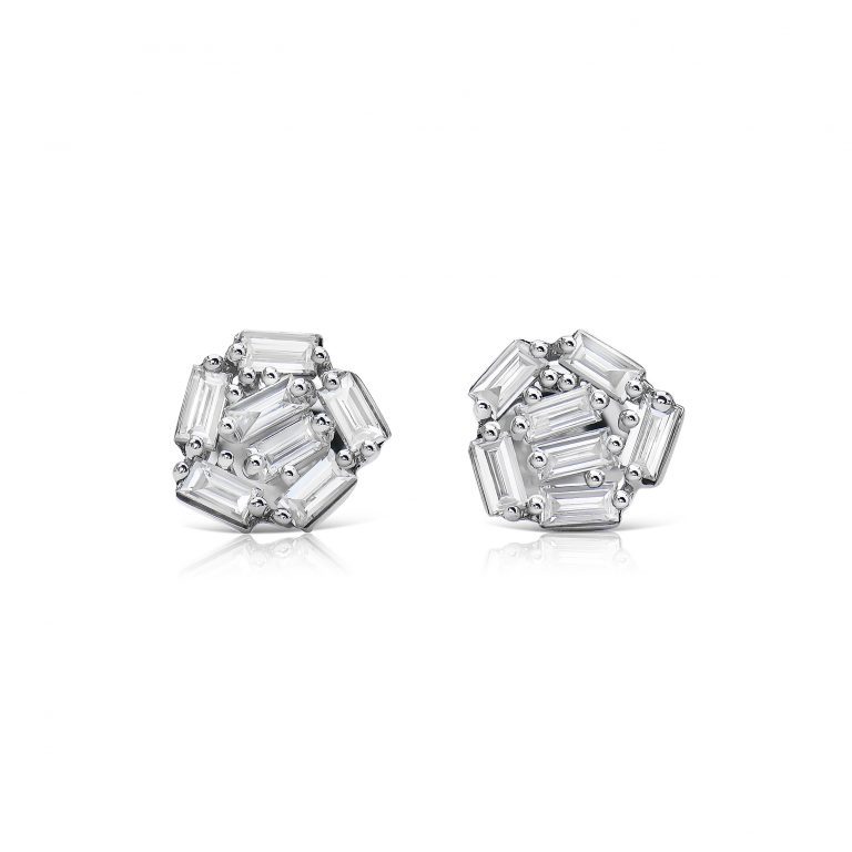 Diamond stud earrings with a total weight of 0.80 ct