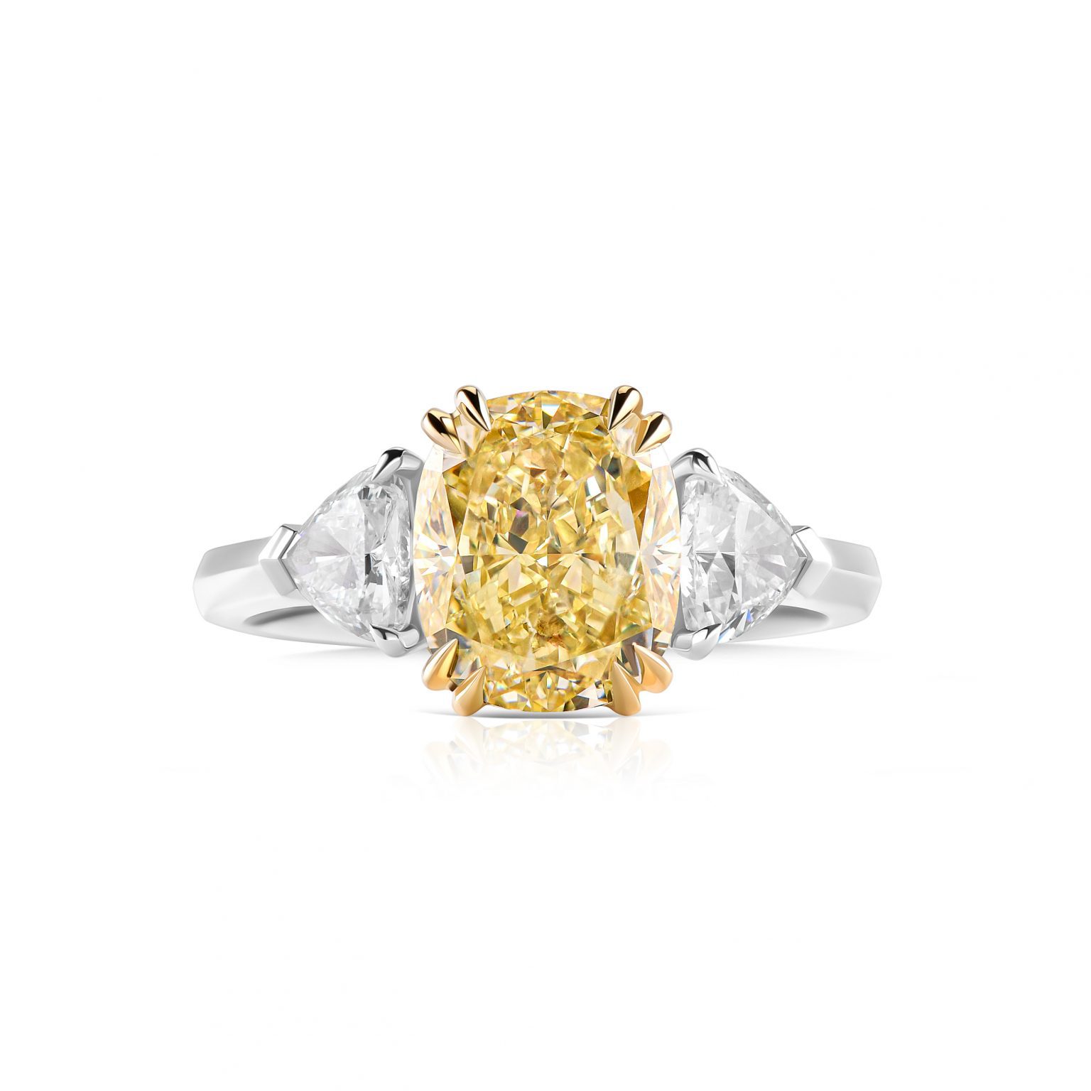 Yellow Diamond ring 3.10 ct