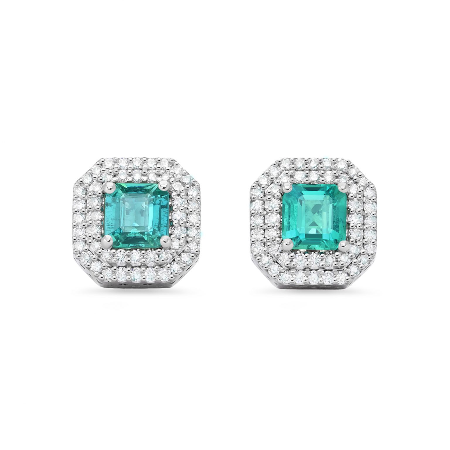 Emerald stud earrings with a total weight of 1.81 ct