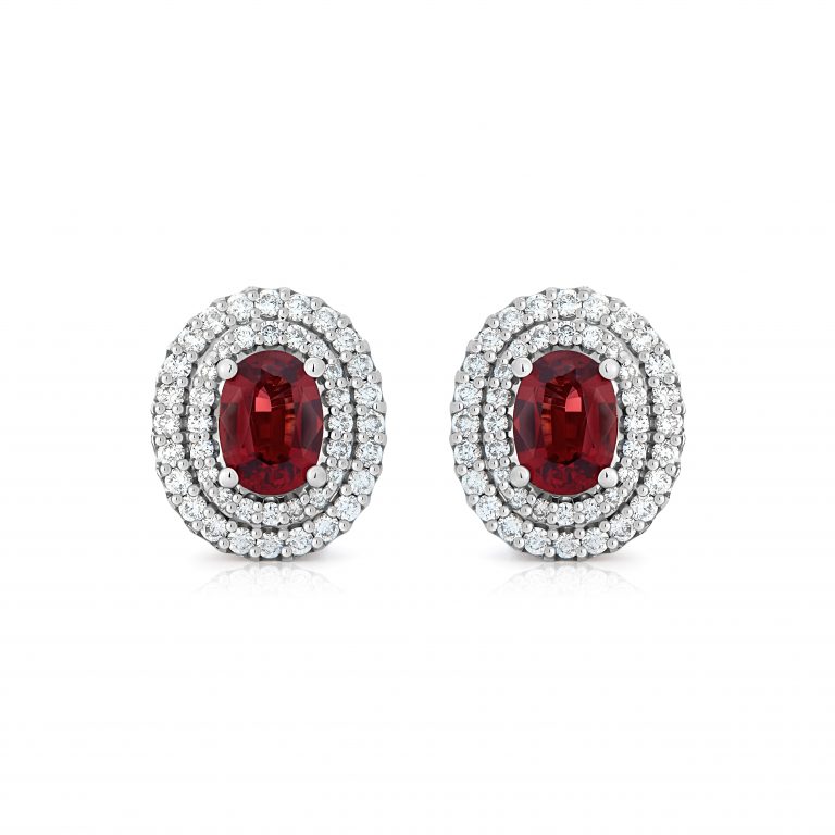Spinel stud earrings with a total weight of 1.14 ct